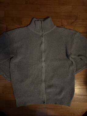 Ribbed Knit Full-Zip Mock Neck Cardigan Sweater in Grey